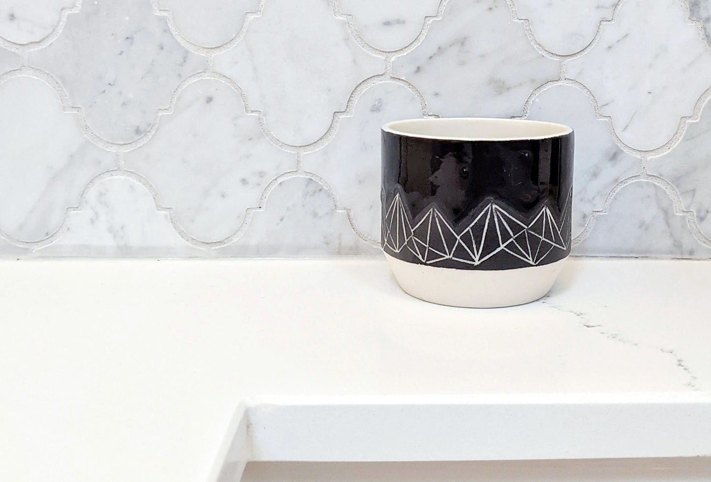 Geometric Mountain Cup - Black