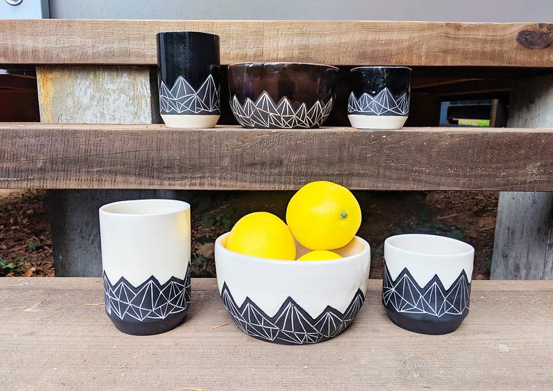 Geometric Mountain Tumbler - White and Black