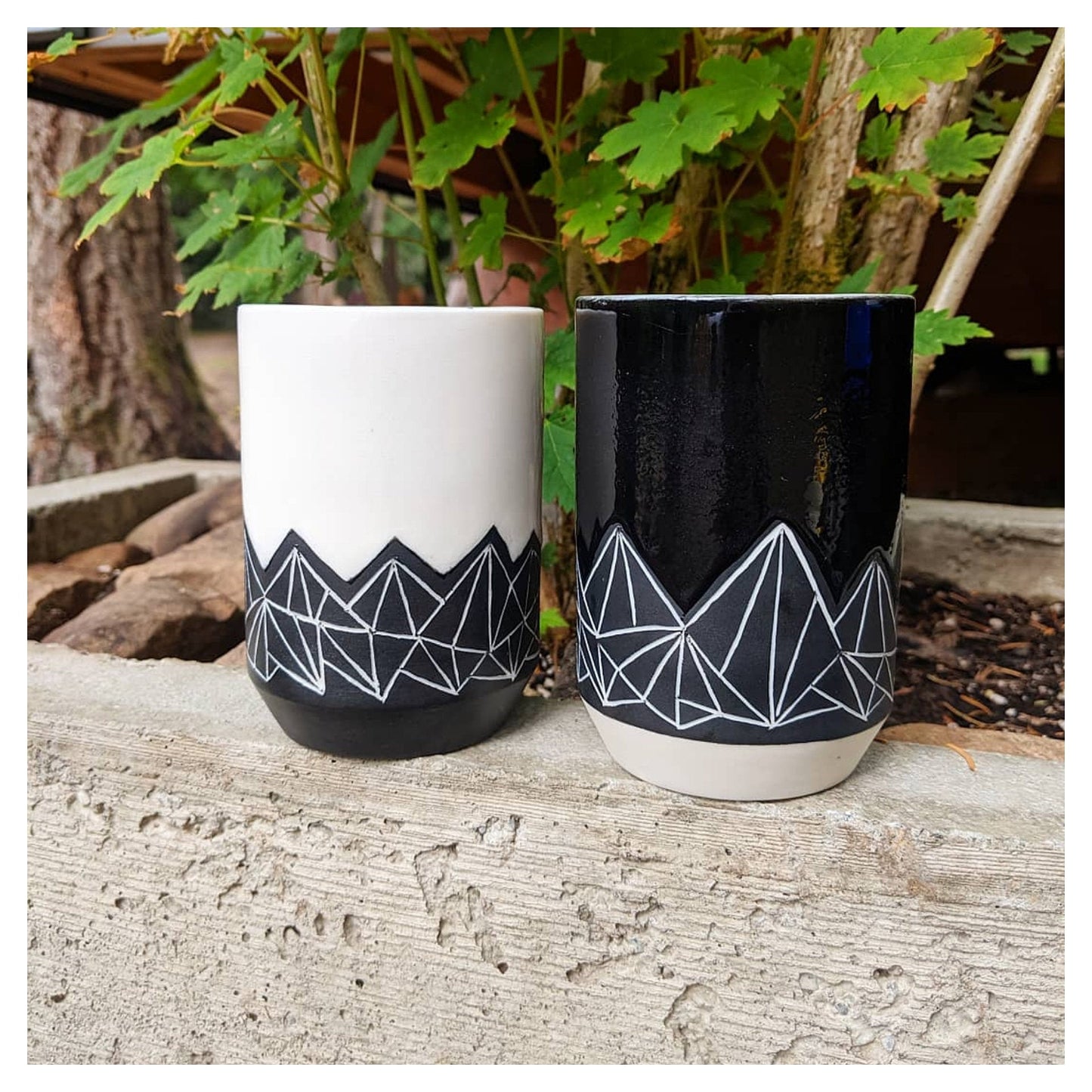 Geometric Mountain Tumbler - White and Black