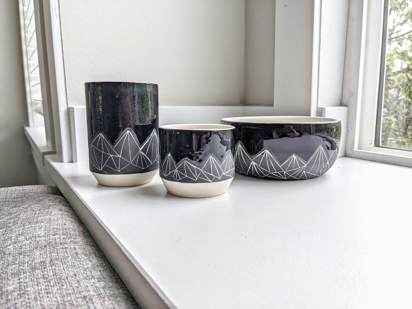 Geometric Mountain Bowl - Black