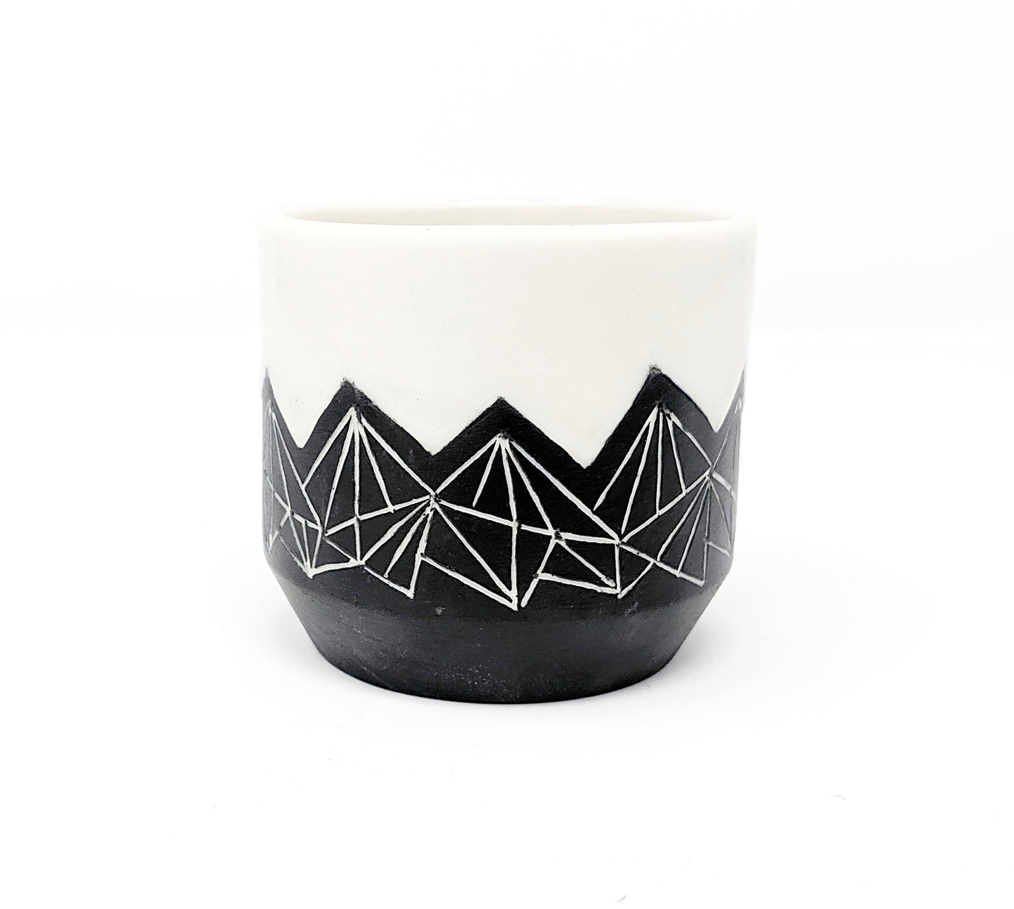 Geometric Mountain Cup - White and Black