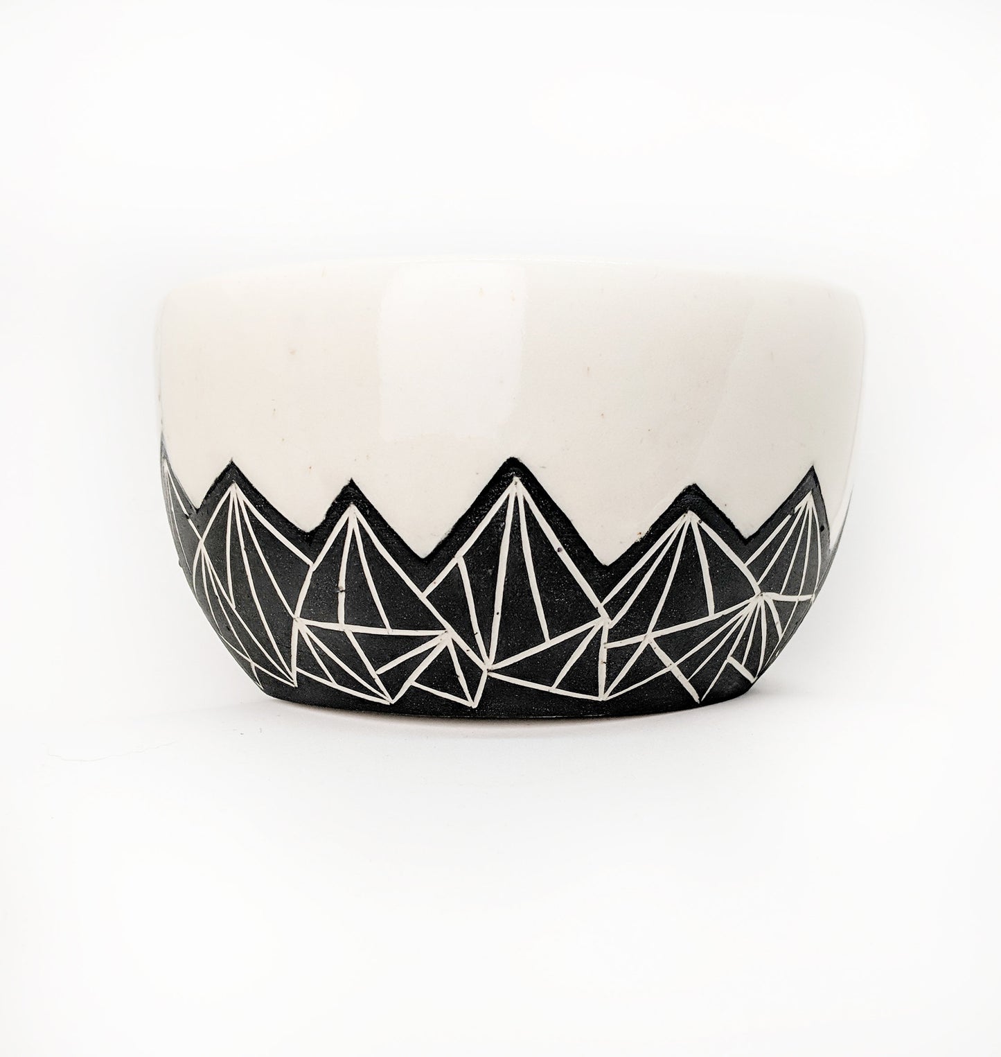 Geometric Mountain Bowl - White and Black